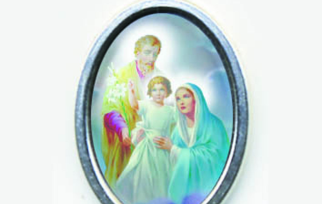 MOB R08 Holy Family